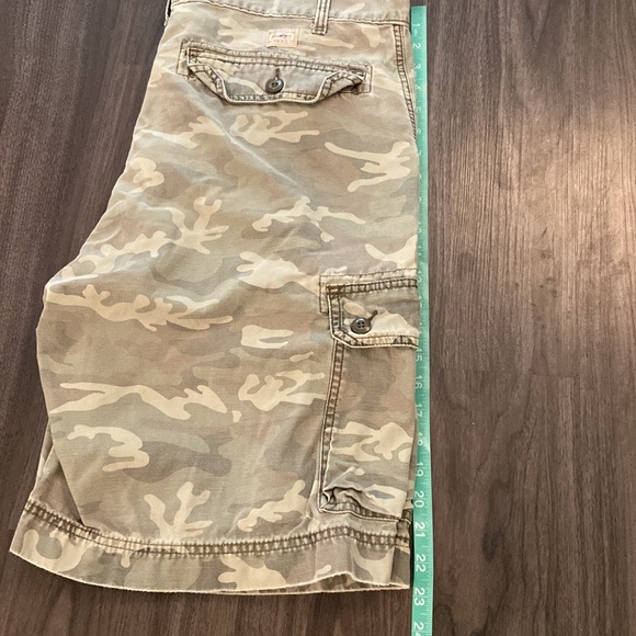 Levis Strauss Camouflage Cargo Shorts Mens Size 36 Camo Signature. - Picture 9 of 9